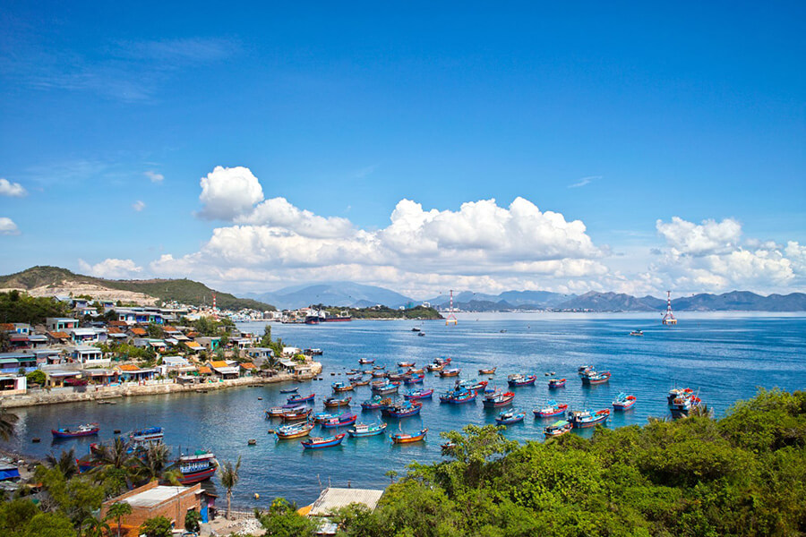Vietnam along the coast 14 days