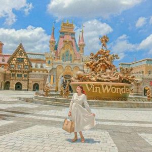 DAY 3: VINWONDERS & SAFARI