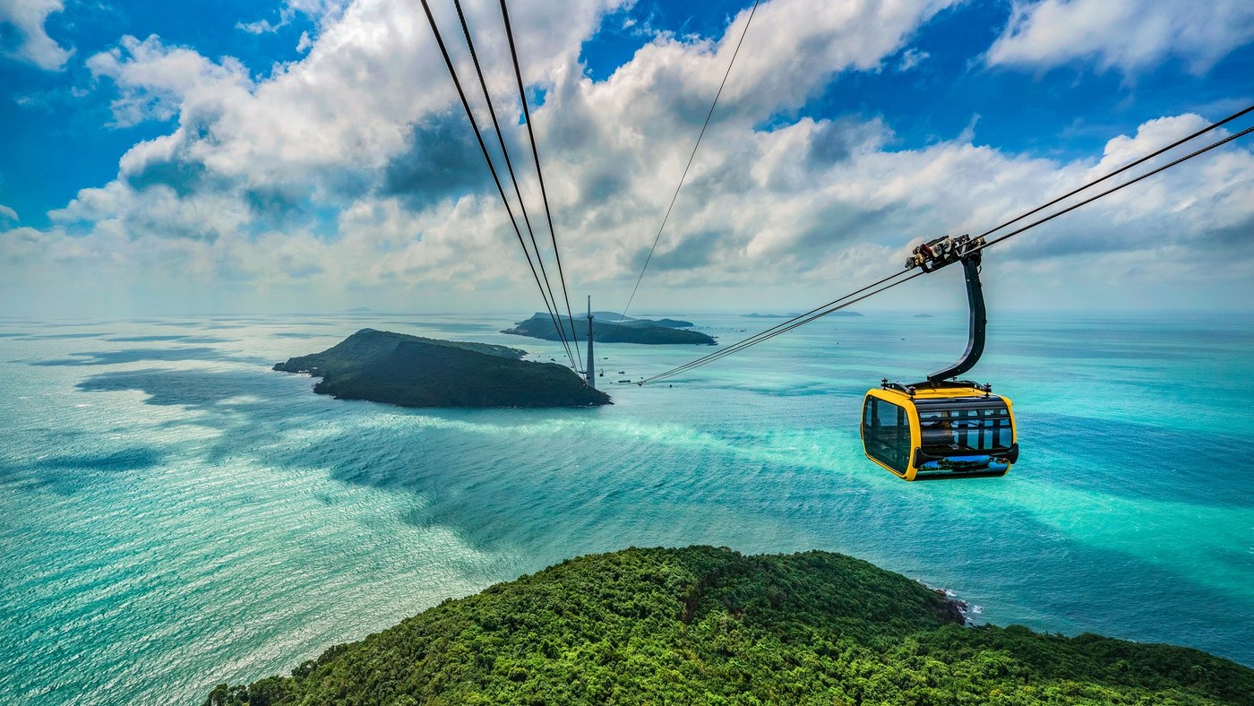 The Hon Thom cable car above turquoise waters in Phu Quoc